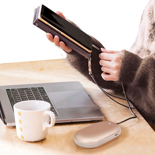 モバイルバッテリー付きハンディカイロ