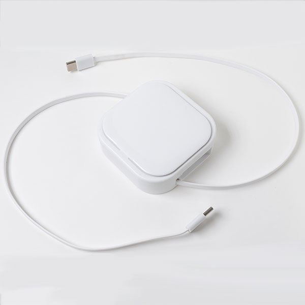 リール式マルチ充電ケーブル
