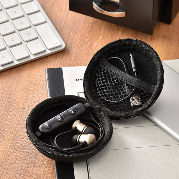 ワイヤレスイヤホン