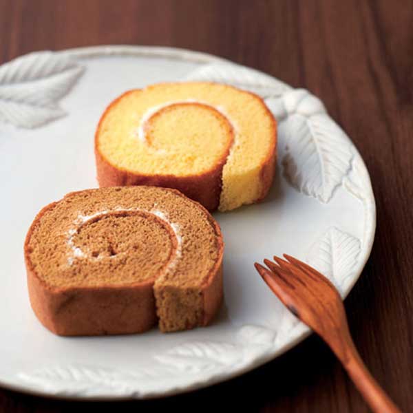 国産たまごを使った たまごロールケーキ　コーヒー