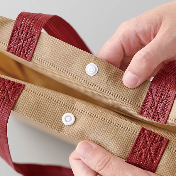 ボタン付不織布トート