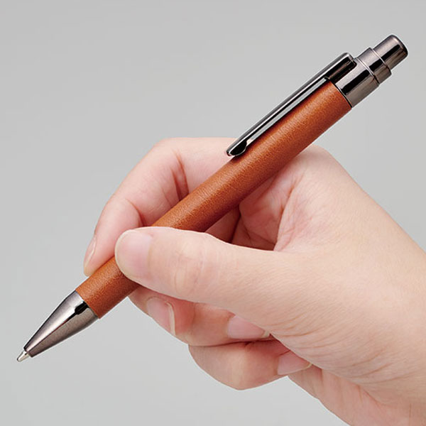 レザー調ボールペン