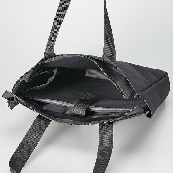 ノートPCが入れられるファスナートート