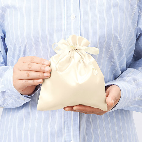 サテンフリル巾着(S)