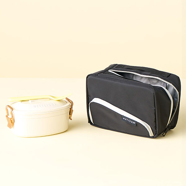 スマホが立てられるクーラーランチポーチ