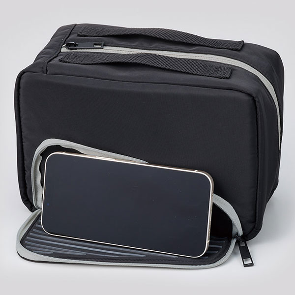 スマホが立てられるクーラーランチポーチ