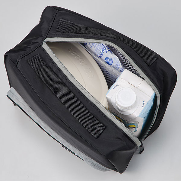 スマホが立てられるクーラーランチポーチ