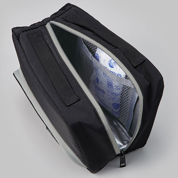 スマホが立てられるクーラーランチポーチ