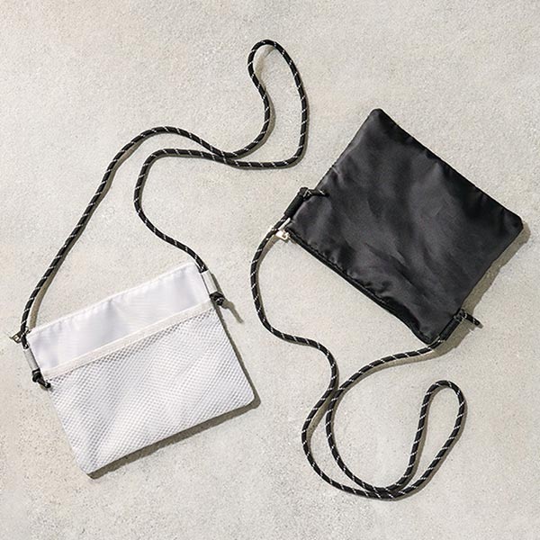 メッシュポケットサコッシュ