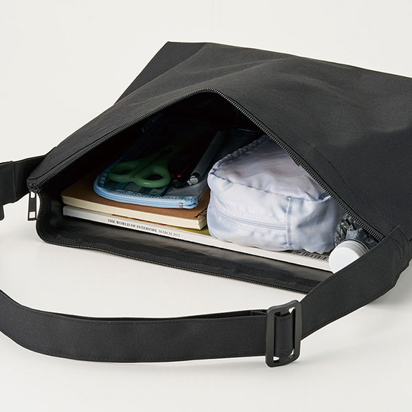アジャスター付ファスナーショルダーバッグ