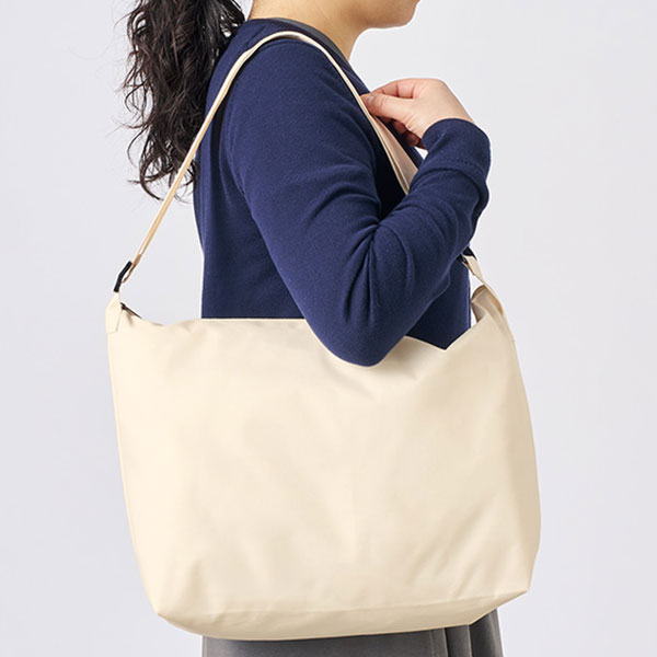 アジャスター付ファスナーショルダーバッグ