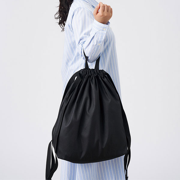 ハンドル付ポリ巾着リュック