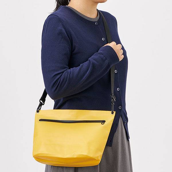 ターポリンショルダーバッグ