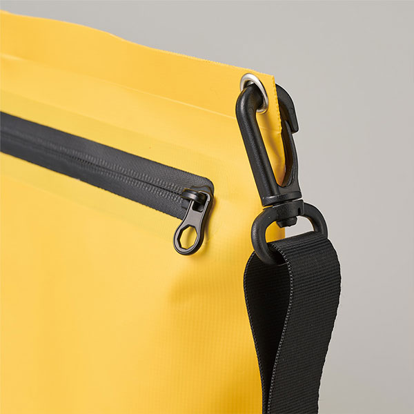 ターポリンショルダーバッグ