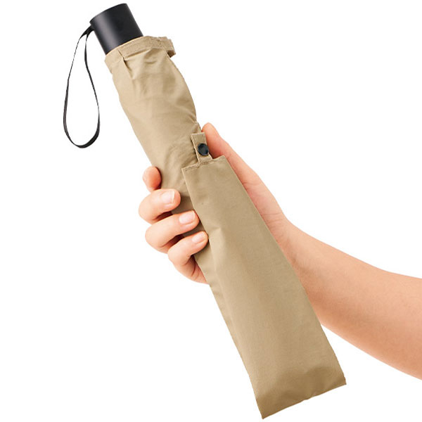 たたんでも伸ばしても使えるUV傘