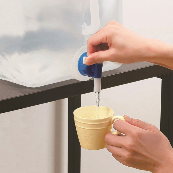 折りたためるコック付き水タンク15L