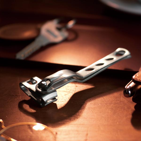 首振りヘッド爪切り