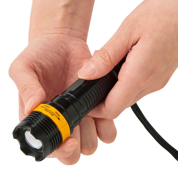 ネックストラップ付きズームライト